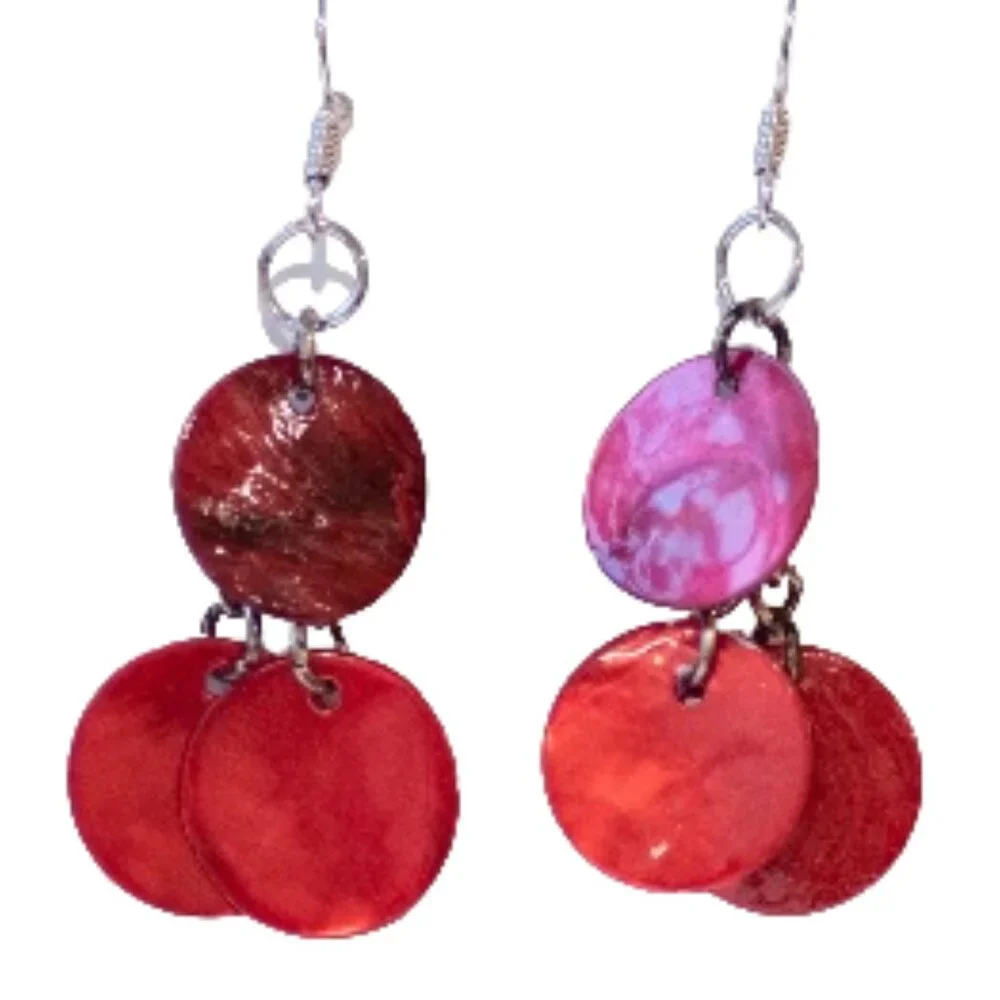 Red Painted Shell Earrings - Picture 3 of 3